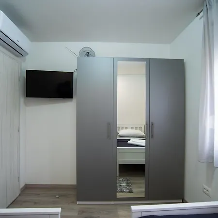 Apartment Too Sweet 1